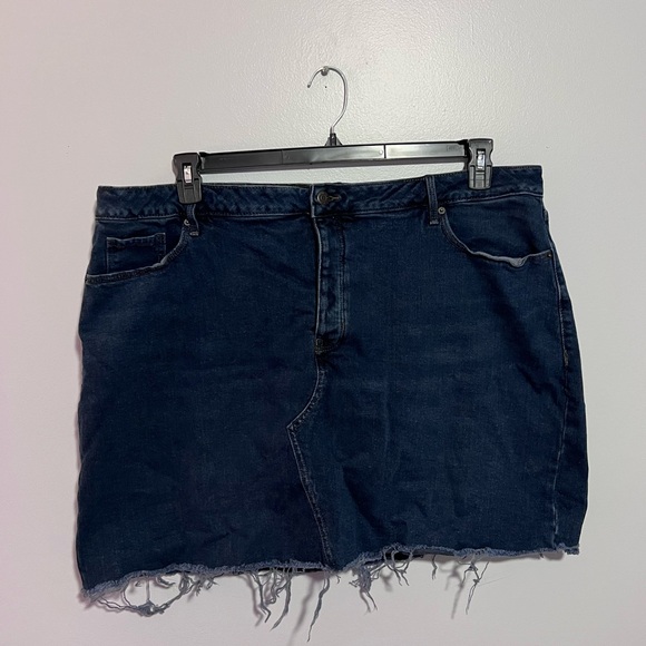 Old Navy Dresses & Skirts - Woman’s Old Navy High Rise Denim Skirt Size 22